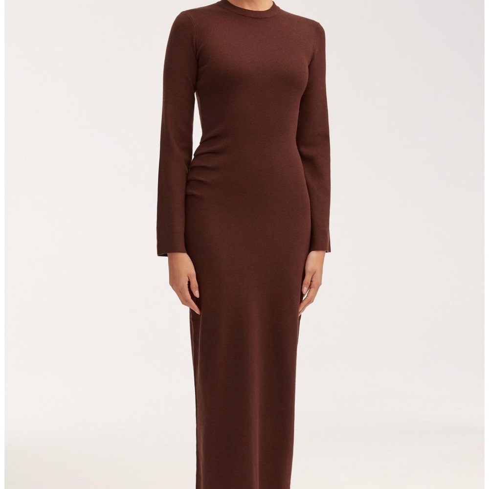 Minimalist Brown Long-Sleeve Maxi Dress